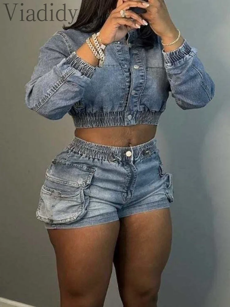 Women's Sexy Solid Color Denim Pockets Decor Long Sleeve Button Front Coat and High Waist Shorts 2pcs Set
Women's Sexy Solid Color Denim Pockets Decor Long Sleeve Button Front Coat and High Waist Shorts 2pcs Set