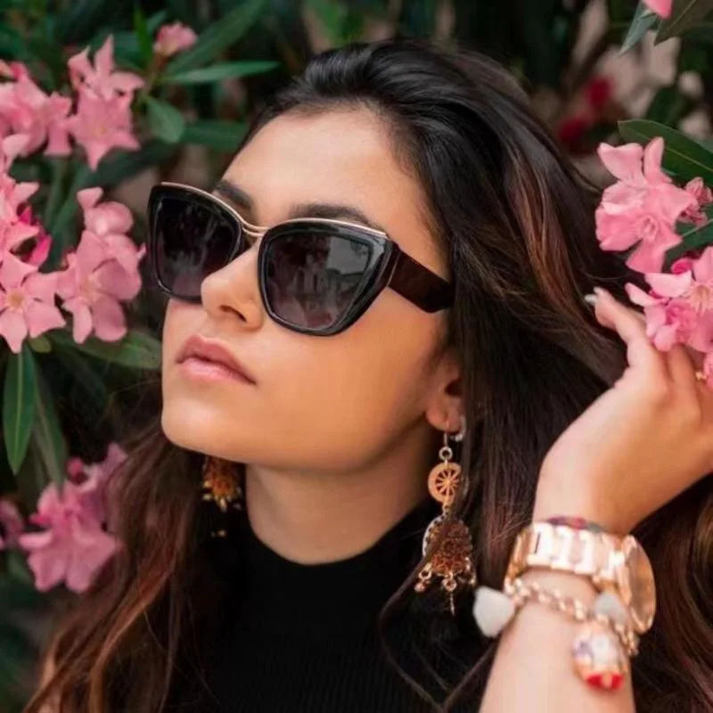 Cat Eye Sunglasses Woman Vintage Fashion Butterfly Mirror Sun Glasses Female Retro Summer Style Metal Eyeglasses Luxury
Cat Eye Sunglasses Woman Vintage Fashion Butterfly Mirror Sun Glasses Female Retro Summer Style Metal Eyeglasses Luxury