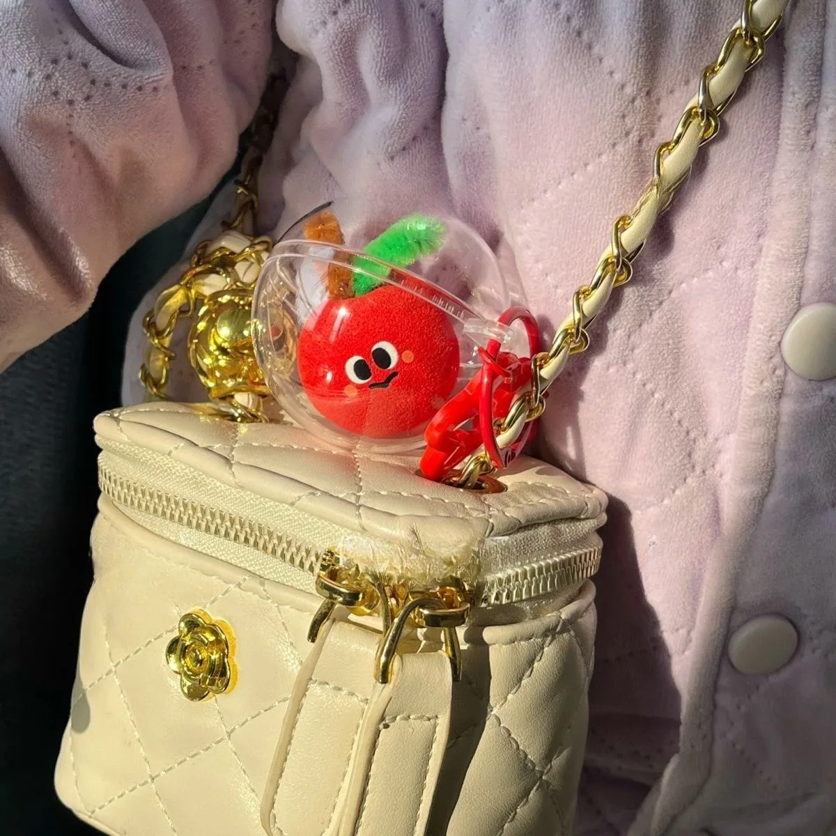 Mayday 5525 Cute Spherical Keychain Apple Fan Merchandise Bundle Mayday Keychain Case Accessories
Mayday 5525 Cute Spherical Keychain Apple Fan Merchandise Bundle Mayday Keychain Case Accessories