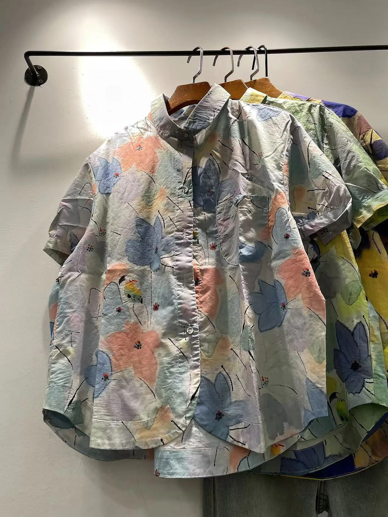 Summer 2026 Women's Korean Style Pure Cotton Short Sleeve Printed Shirt Loose Fit Turn-down Collar Casual Breathable Blouse
Summer 2026 Women's Korean Style Pure Cotton Short Sleeve Printed Shirt Loose Fit Turn-down Collar Casual Breathable Blouse