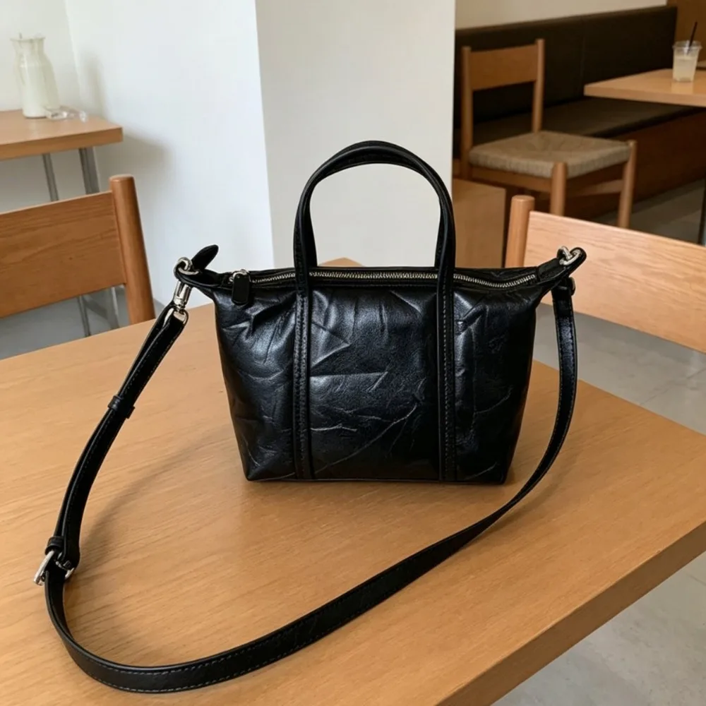 Minimalist High-end Sense Oblique Span Small Tote Bag Single Shoulder Fashion Commuting Texture Unique Simple Casual
Minimalist High-end Sense Oblique Span Small Tote Bag Single Shoulder Fashion Commuting Texture Unique Simple Casual