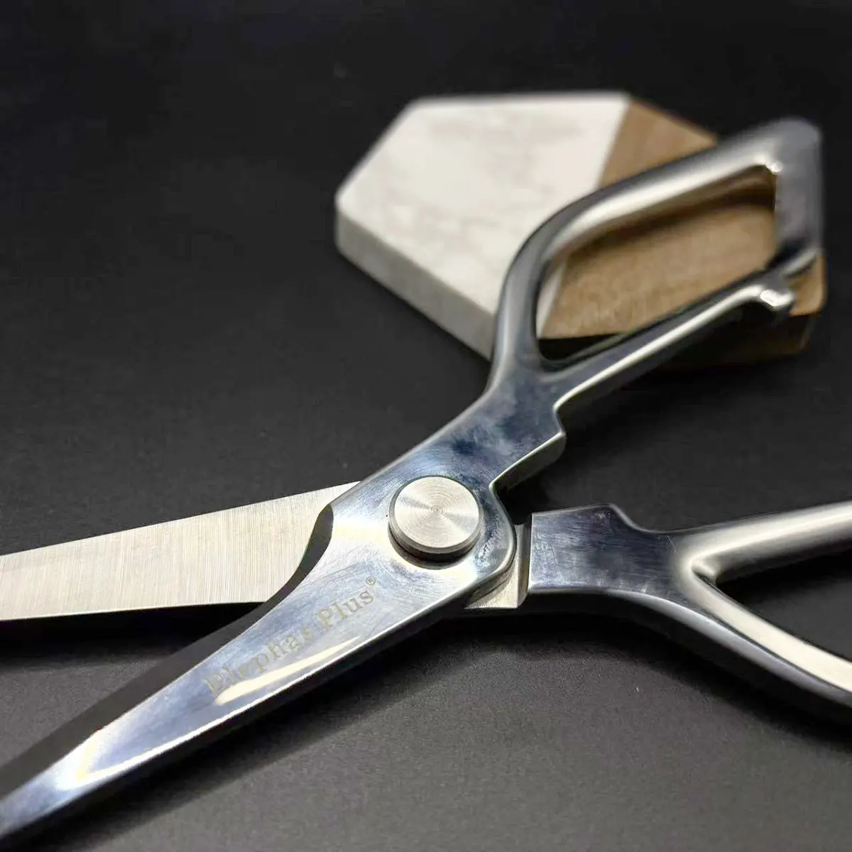 Сверхмощные цельнометаллические кухонные ножницы, многофункциональные пищевые ножницы из нержавеющей стали для резки рыбы, птицы и трав
Сверхмощные цельнометаллические кухонные ножницы, многофункциональные пищевые ножницы из нержавеющей стали для резки рыбы, птицы и трав