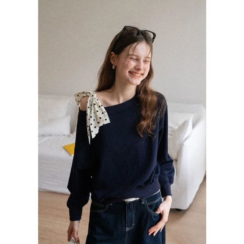 Свободный свитшот с плечами на шнуровке в горошек для женщин осень, новый темпераментный тонкий повседневный топ с длинными рукавами, корейская версия
Свободный свитшот с плечами на шнуровке в горошек для женщин осень, новый темпераментный тонкий повседневный топ с длинными рукавами, корейская версия