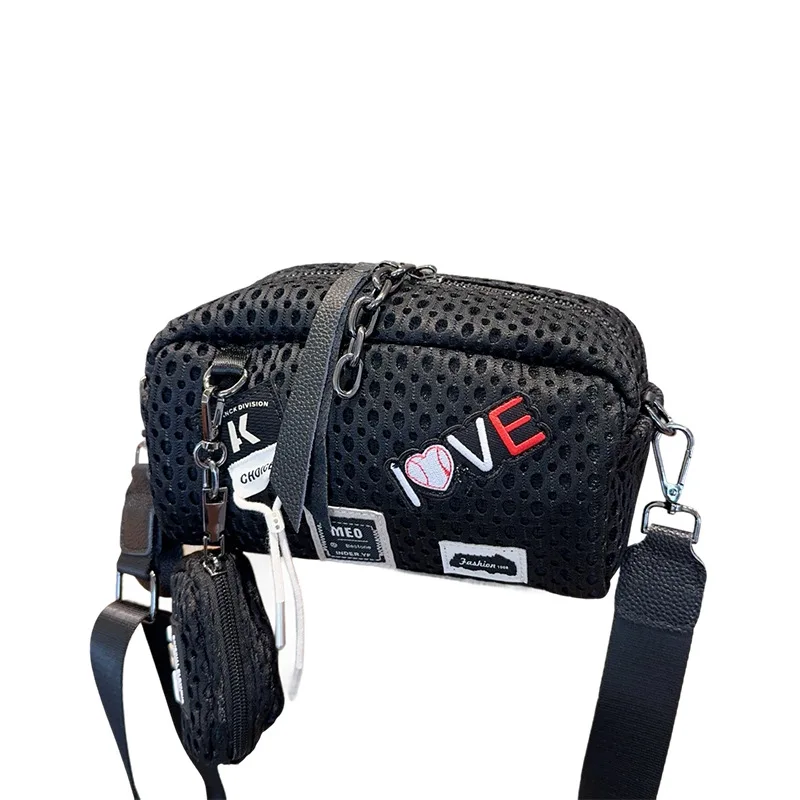 Fashion women's new messenger , denim cloth stickers, splicing, fashion shoulder bags, large-capacity double-pull commuting
Fashion women's new messenger , denim cloth stickers, splicing, fashion shoulder bags, large-capacity double-pull commuting