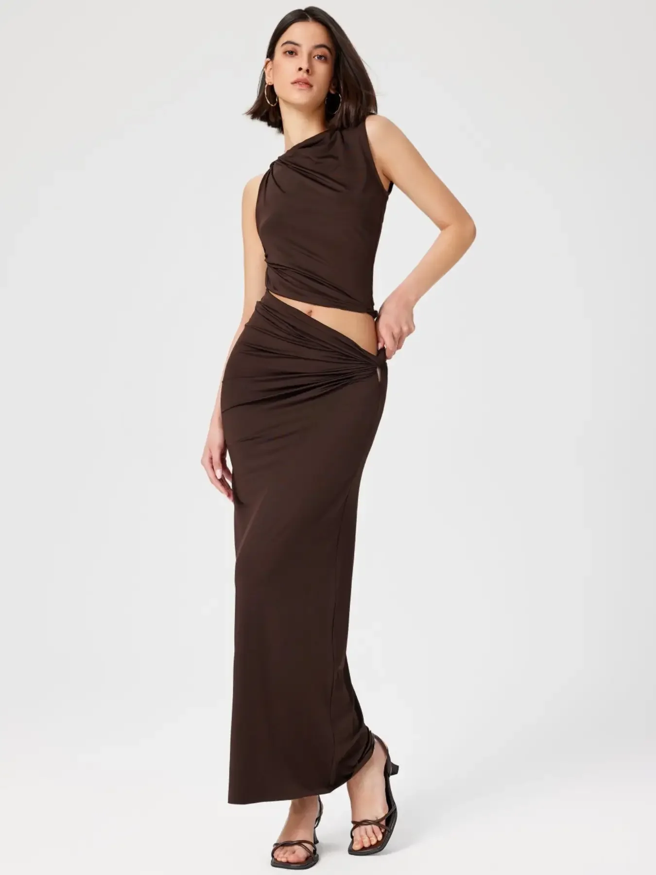 2025 Spring and Summer New Style High Elastic and Comfortable Shoulder Knot Decorative Vest Pleated Skirt Suit, Elegant, Fashionable and Casual Slim Maxi Skirt Suit, One-Shoulder Slanted Shoulder Stretch Vest Top + Hig
2025 Spring and Summer New Style High Elastic and Comfortable Shoulder Knot Decorative Vest Pleated Skirt Suit, Elegant, Fashionable and Casual Slim Maxi Skirt Suit, One-Shoulder Slanted Shoulder Stretch Vest Top + Hig