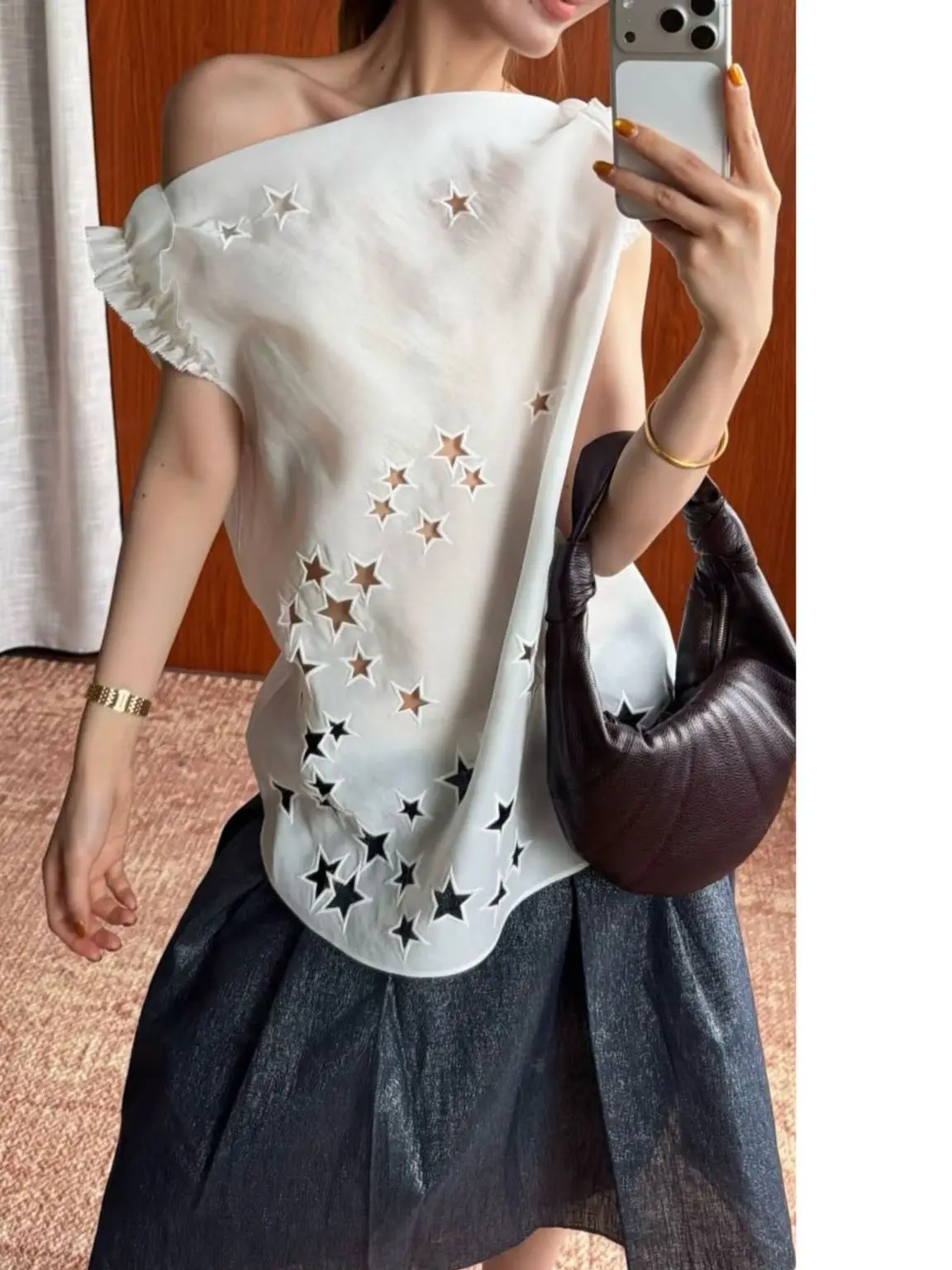 Retro Hollow out Star Print Vest Women's Versatile Fashionable Short Length A-Line Style Classical Style Loose Fit Top
Retro Hollow out Star Print Vest Women's Versatile Fashionable Short Length A-Line Style Classical Style Loose Fit Top