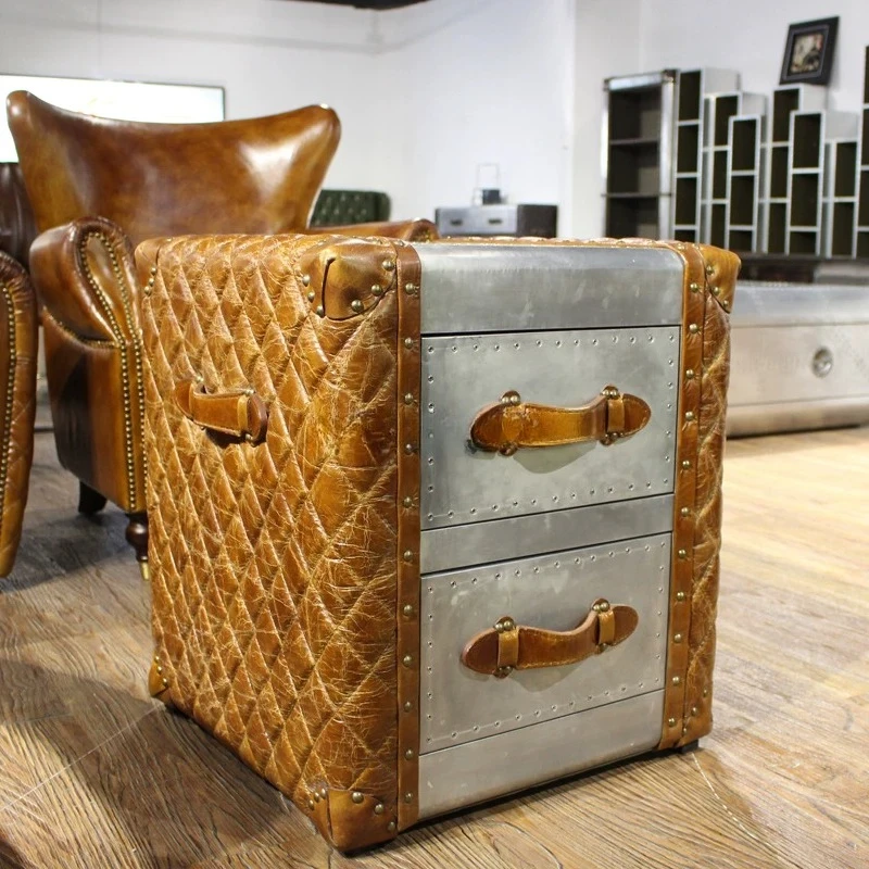 Retro style aluminum leather corner a few old leather sofa edge a few personalized industrial style window decoration cabinets
Retro style aluminum leather corner a few old leather sofa edge a few personalized industrial style window decoration cabinets