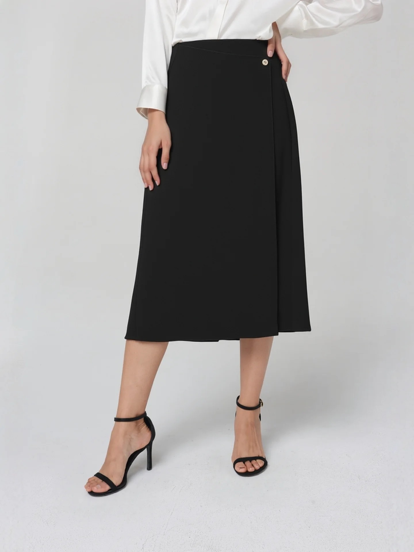 Women's 93% Real Mulberry Silk Skirt Black Button A-line Solid Skirt Temperament Elegant Commuter Style 2026 Summer Clothing
Women's 93% Real Mulberry Silk Skirt Black Button A-line Solid Skirt Temperament Elegant Commuter Style 2026 Summer Clothing