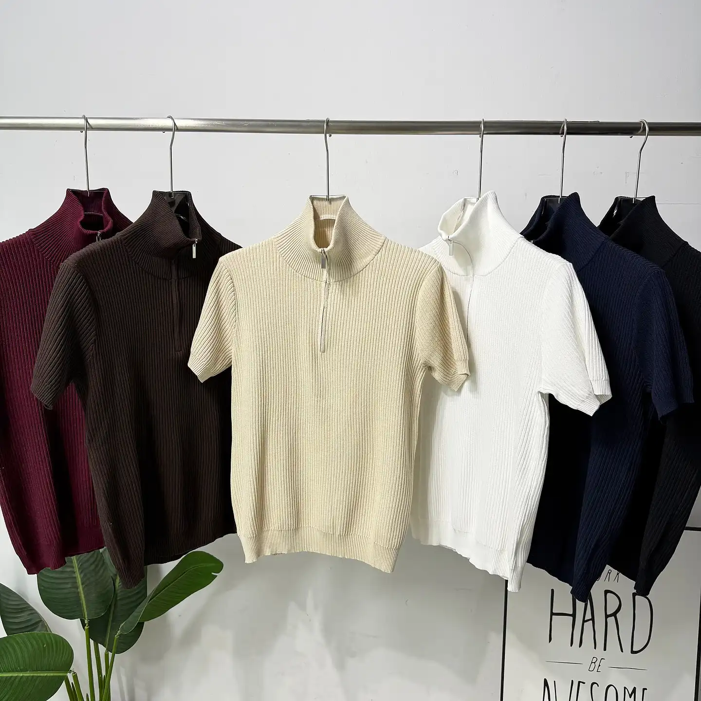 Soft Skin-Friendly Men's Knitted irt f-Zip ort-Sve Casual Sle Versatile Base Layer Top for Spring Summer
Soft Skin-Friendly Men's Knitted irt f-Zip ort-Sve Casual Sle Versatile Base Layer Top for Spring Summer