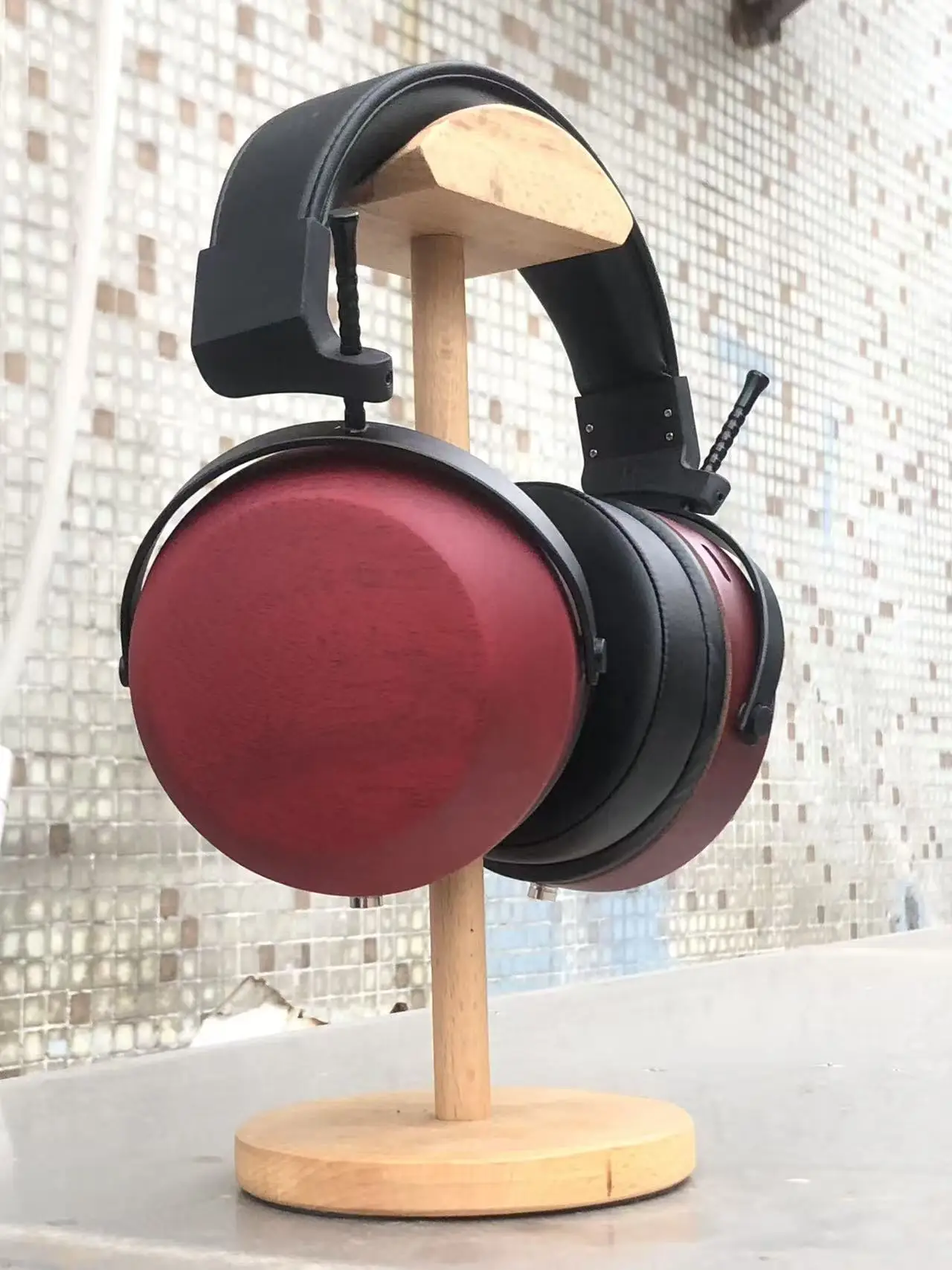 Rosewood / Redwood material, 50mm dynamic circle headphones, lossless music pure music high-quality headphones, H i Fi
Rosewood / Redwood material, 50mm dynamic circle headphones, lossless music pure music high-quality headphones, H i Fi