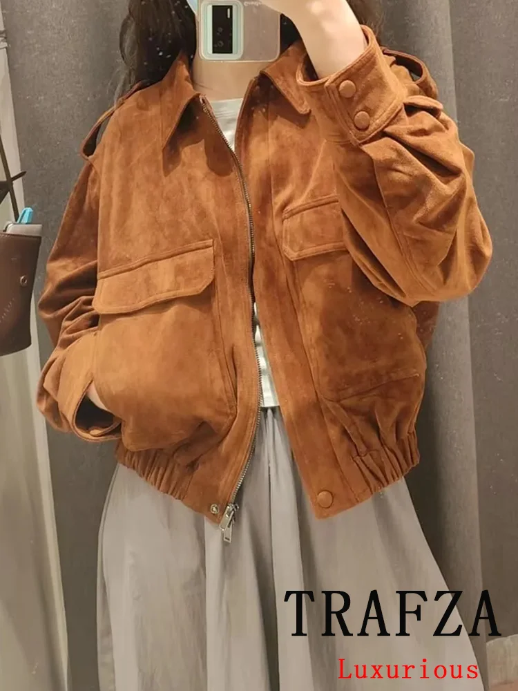 TRAFZA Streetwear Chic Jackets Single Breasted Turn-down Collar Long Sleeve Pockets Short Coat New Fashion 2025 Autumn Coat
TRAFZA Streetwear Chic Jackets Single Breasted Turn-down Collar Long Sleeve Pockets Short Coat New Fashion 2025 Autumn Coat