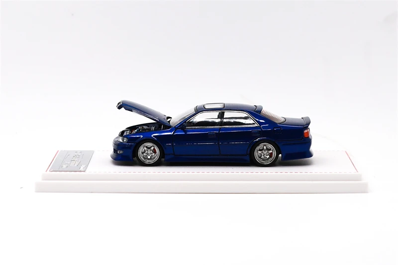Model One 1:64 Chaser MK6 Die-Cast Car Models Gifts
Model One 1:64 Chaser MK6 Die-Cast Car Models Gifts
