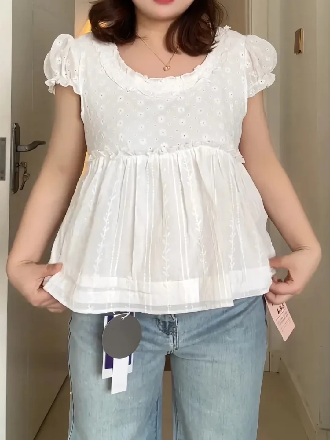 plus Size Women's Shirt Hollow out U-Neck Short Sleeve Slimming Top Korean Style Bubble Sleeve Polyester Fiber Casual Wear
plus Size Women's Shirt Hollow out U-Neck Short Sleeve Slimming Top Korean Style Bubble Sleeve Polyester Fiber Casual Wear