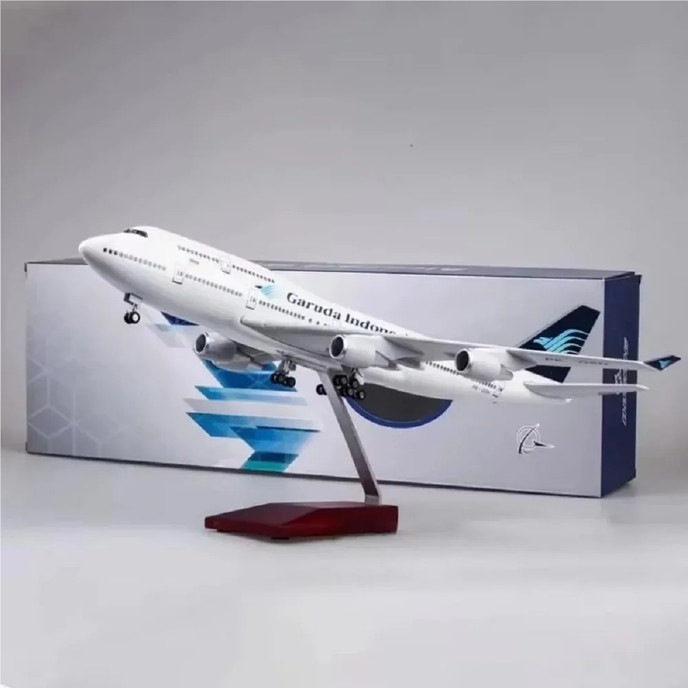 47cm Airplane Scale 1/150 Garuda Indonesia Airways B747 Plane Model Resin With Wheels LED Light Die-Cast Collection Toy Planes
47cm Airplane Scale 1/150 Garuda Indonesia Airways B747 Plane Model Resin With Wheels LED Light Die-Cast Collection Toy Planes