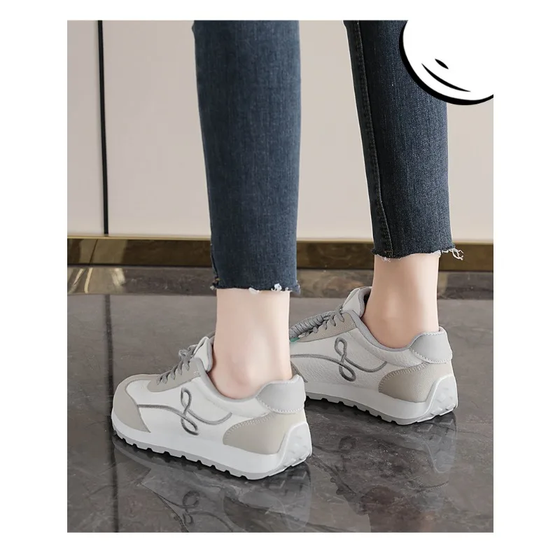 Women 2026 Retro Leather Casual Platform Sneakers Thick Sole Non-slip Lace-Up Shoes Versatile Student Daily Trendy Footwear
Women 2026 Retro Leather Casual Platform Sneakers Thick Sole Non-slip Lace-Up Shoes Versatile Student Daily Trendy Footwear