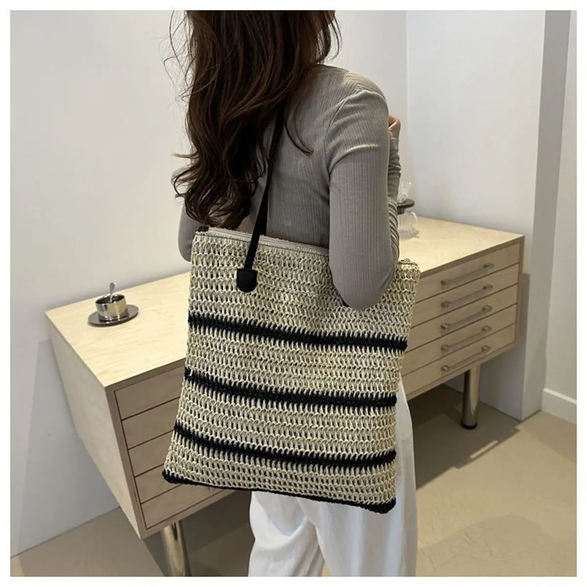 Straw Shoulder Bags for Women Tote Striped Bag Female Boho Hand Bag with Zipper Womens Beach Purse Bag
Straw Shoulder Bags for Women Tote Striped Bag Female Boho Hand Bag with Zipper Womens Beach Purse Bag