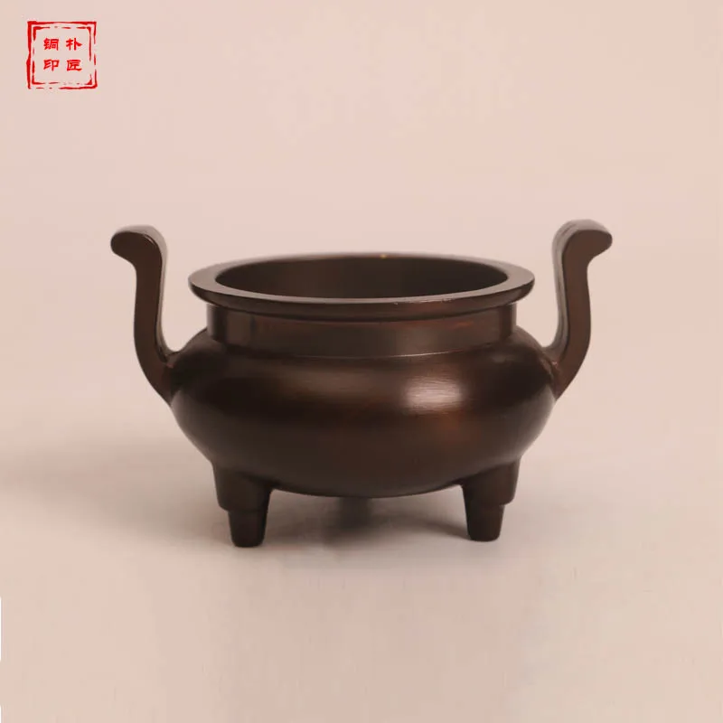 LTT antique pure copper household offering Buddhist hall three-legged incense burner tripod ornament
LTT antique pure copper household offering Buddhist hall three-legged incense burner tripod ornament