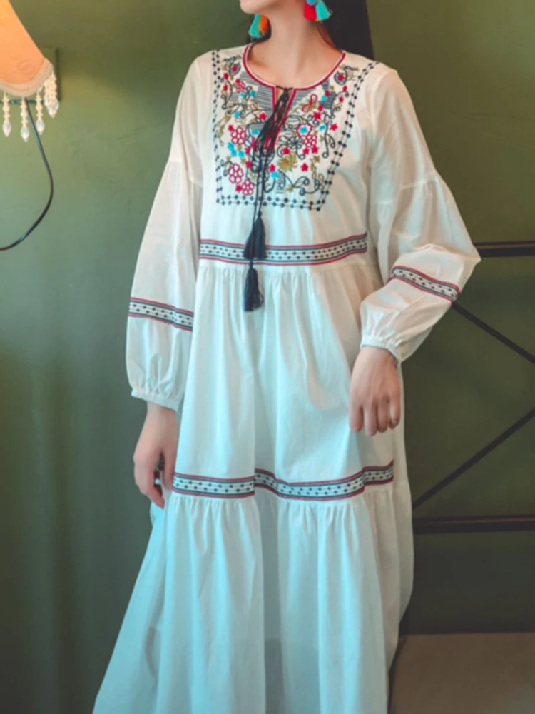 Boho White Dress Women Summer Casual Long Dresses Female Vintage Floral Embroidery Dress Ladies Elegant Lace-up Holiday Vestidos
Boho White Dress Women Summer Casual Long Dresses Female Vintage Floral Embroidery Dress Ladies Elegant Lace-up Holiday Vestidos