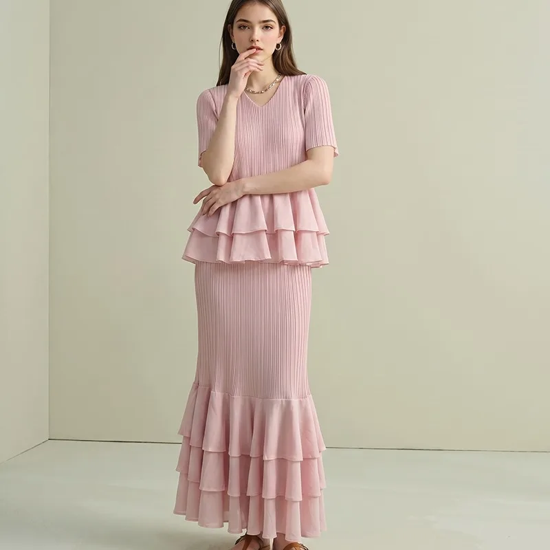 Miyake Pleated Skirt Set 2026 Summer New Short Sleeve T-Shirt Elegant Fishtail Skirt Gentle Commuting Graceful Women 2-Piece Set
Miyake Pleated Skirt Set 2026 Summer New Short Sleeve T-Shirt Elegant Fishtail Skirt Gentle Commuting Graceful Women 2-Piece Set