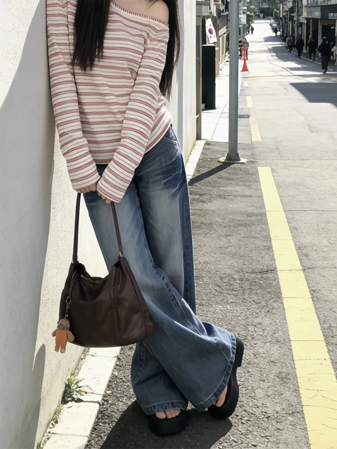 American Style Faded Denim Jeans Women's High Waist Straight Leg Pants Summer New Slim Fit Washed out Trousers Casual Wear
American Style Faded Denim Jeans Women's High Waist Straight Leg Pants Summer New Slim Fit Washed out Trousers Casual Wear