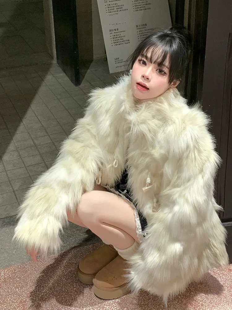 2025 Haifeng Short Thickened Fur Coat Women's Jacket Korean Style Commute Wind Pockets Long Sleeve Regular Length Coat
2025 Haifeng Short Thickened Fur Coat Women's Jacket Korean Style Commute Wind Pockets Long Sleeve Regular Length Coat