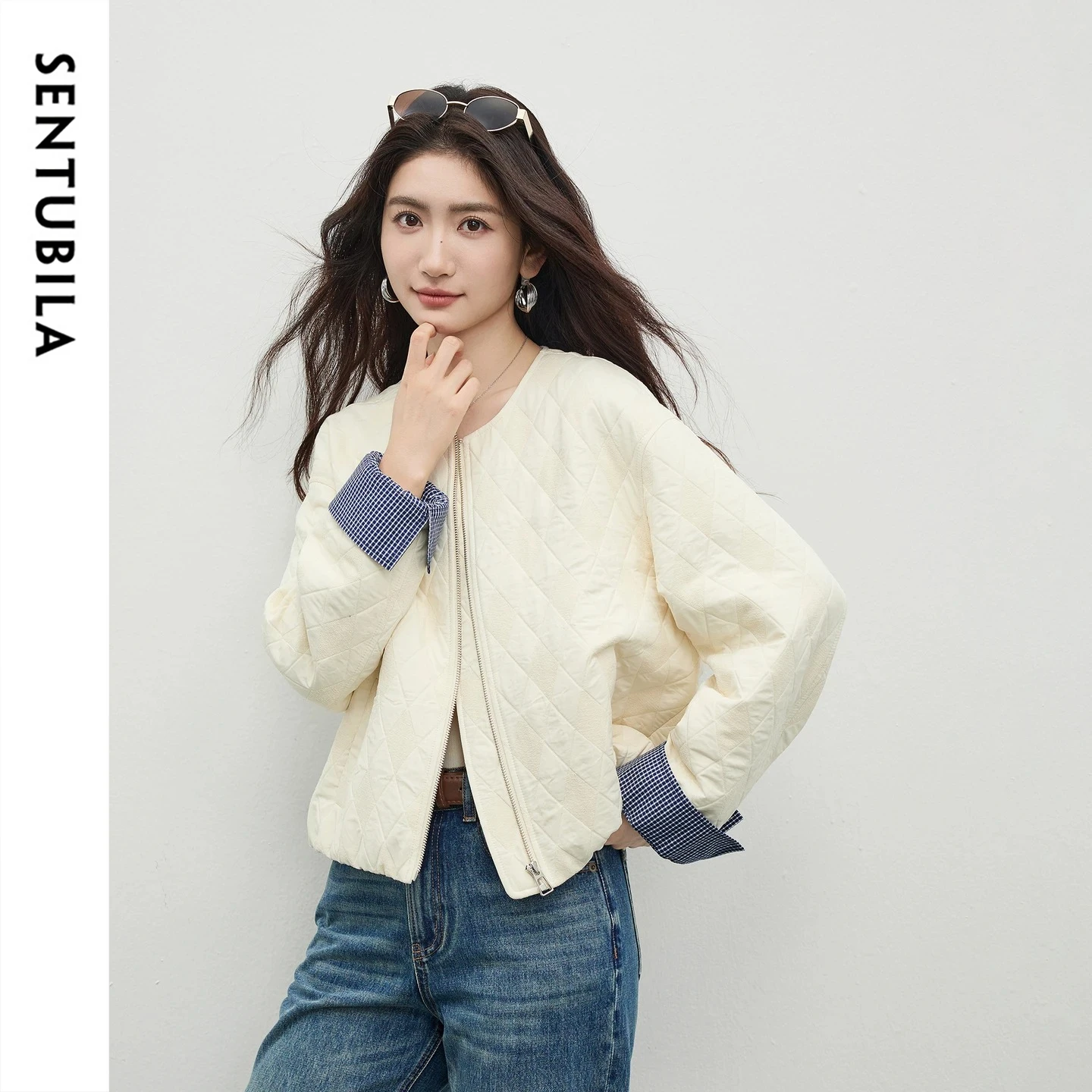 SENTUBILA Women's Short Coat 2026 Simple Splicing Plaid Cuff Argyle O Neck Jacket Female Spring Loose Outerwears 161WB6286
SENTUBILA Women's Short Coat 2026 Simple Splicing Plaid Cuff Argyle O Neck Jacket Female Spring Loose Outerwears 161WB6286