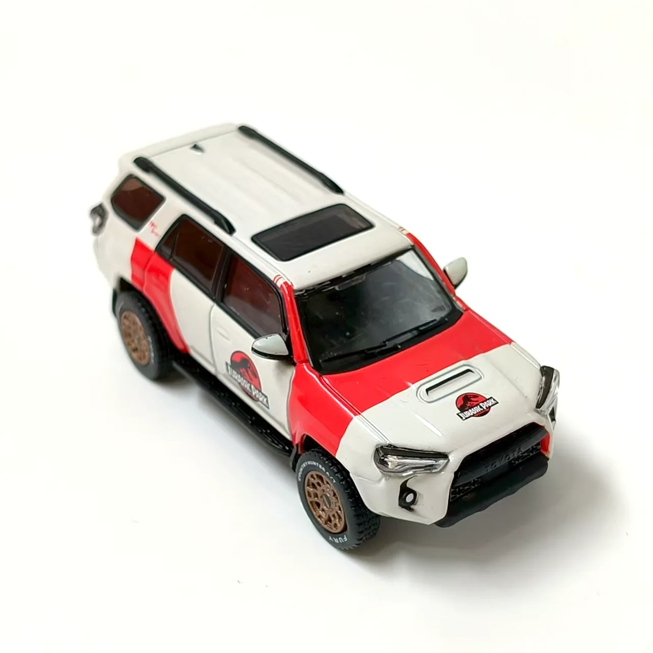 Модель легкосплавного внедорожника GCD 1:64 4Runner 
Модель легкосплавного внедорожника GCD 1:64 4Runner