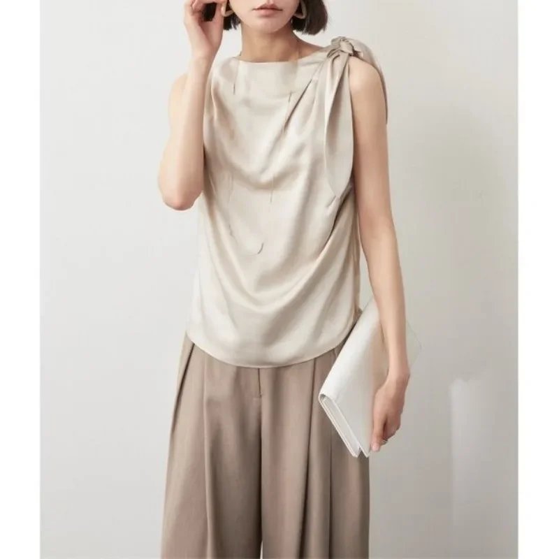 2024 Summer Fashion Women's New Minimalist Fashion Solid Color Satin Bow Sleeveless Loose
2024 Summer Fashion Women's New Minimalist Fashion Solid Color Satin Bow Sleeveless Loose