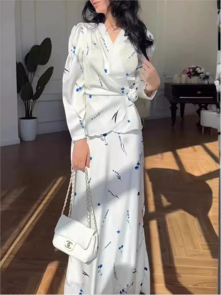 Chic Flower Print Shirts And Long Skirt Two Piece Set Lace-up Top Blouse + Skirt Elegant Summer Outfits 2025 New Luxury Suit
Chic Flower Print Shirts And Long Skirt Two Piece Set Lace-up Top Blouse + Skirt Elegant Summer Outfits 2025 New Luxury Suit