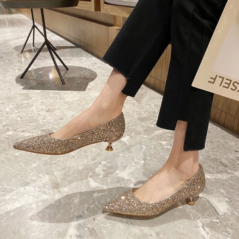 Women's Fashion Sequin Decorated Slip-On Shallow High Heels Spring and Autumn New Solid Color Pointed Toe Banquet Low-top Shoes
Women's Fashion Sequin Decorated Slip-On Shallow High Heels Spring and Autumn New Solid Color Pointed Toe Banquet Low-top Shoes