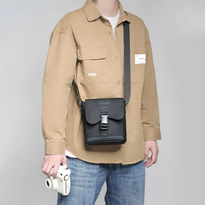 Portable shoulder camera bag, scratch-resistant and wear-resistant messenger camera bag DIY Polaroid storage bag
Portable shoulder camera bag, scratch-resistant and wear-resistant messenger camera bag DIY Polaroid storage bag