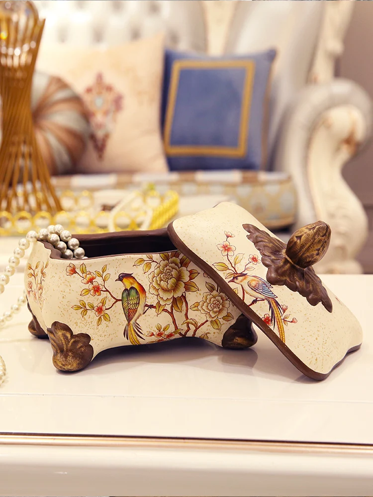 European style pastoral Vintage ceramic jewelry box, decoration, home decoration, jewelry necklace, small item storage box
European style pastoral Vintage ceramic jewelry box, decoration, home decoration, jewelry necklace, small item storage box