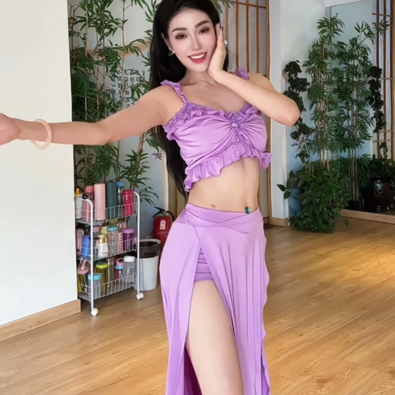 New bellydance training outfit for women sexy and slimming purple suit adult oriental dance professional performance costumes
New bellydance training outfit for women sexy and slimming purple suit adult oriental dance professional performance costumes