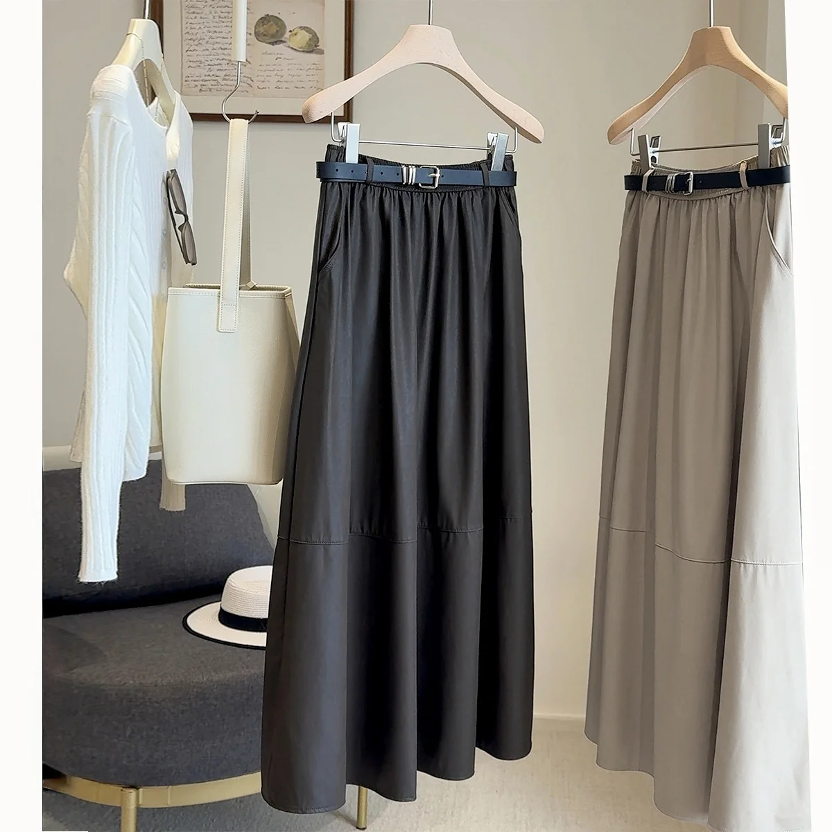 Skirt Fall/Winter 2025 Solid-Color Patchwork PU Leather Skirt Fashionable, Comfortable, Warm, Outdoor Wear Women'sA-Line Skirt
Skirt Fall/Winter 2025 Solid-Color Patchwork PU Leather Skirt Fashionable, Comfortable, Warm, Outdoor Wear Women'sA-Line Skirt