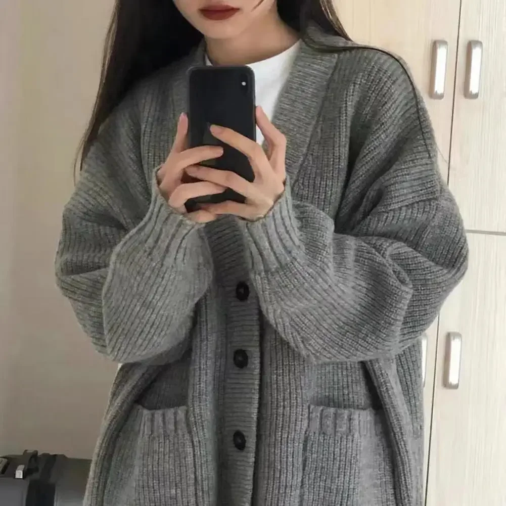 Loose Fit Coat V-neck Knitting Sweater Coat with Pockets for Women Long Sleeve Solid Color Mid-length Loose Fit Cardigan
Loose Fit Coat V-neck Knitting Sweater Coat with Pockets for Women Long Sleeve Solid Color Mid-length Loose Fit Cardigan