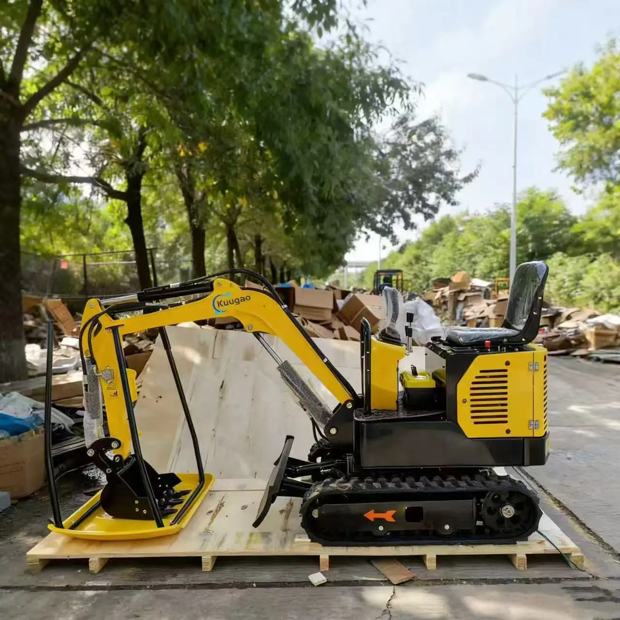 Mini Excavator 1.8 Ton 2 Ton EPA EURO5 Engine Small Digger Bagger Farm Machine Price Customizable 1 Ton 3Ton Options
Mini Excavator 1.8 Ton 2 Ton EPA EURO5 Engine Small Digger Bagger Farm Machine Price Customizable 1 Ton 3Ton Options