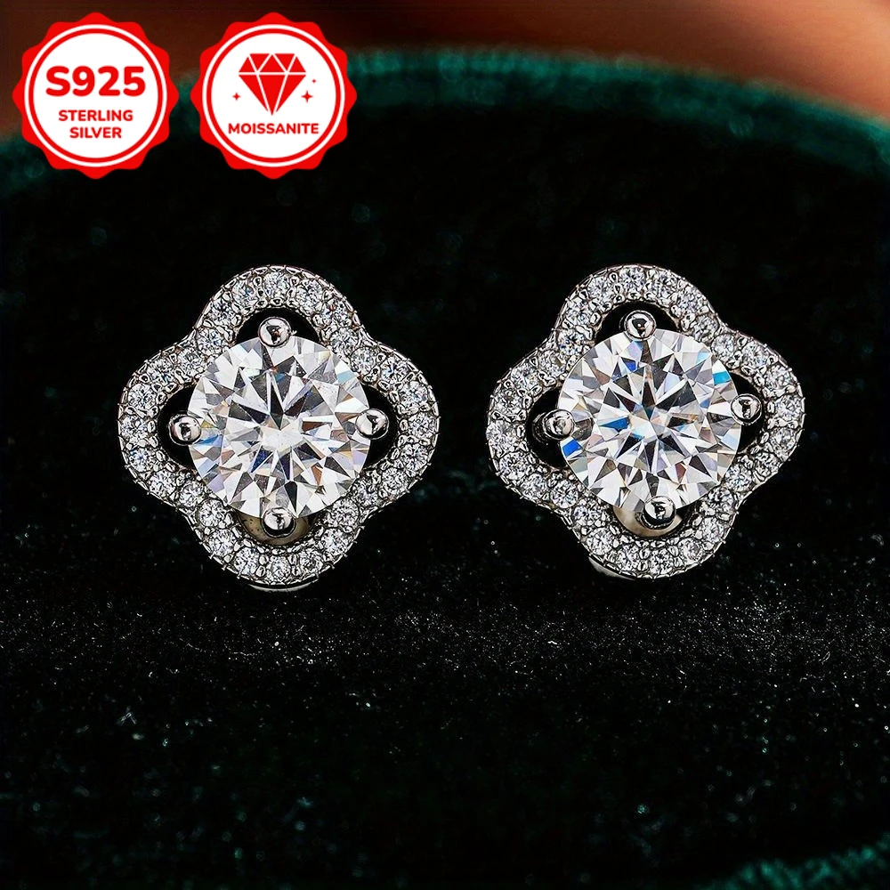 1 Pair 0.5/1/2/3 Carat Four-leaf Clover Stud Earrings, Made of S925 Silver Anti-allergy Material.is an extremely suitable gift.
1 Pair 0.5/1/2/3 Carat Four-leaf Clover Stud Earrings, Made of S925 Silver Anti-allergy Material.is an extremely suitable gift.
