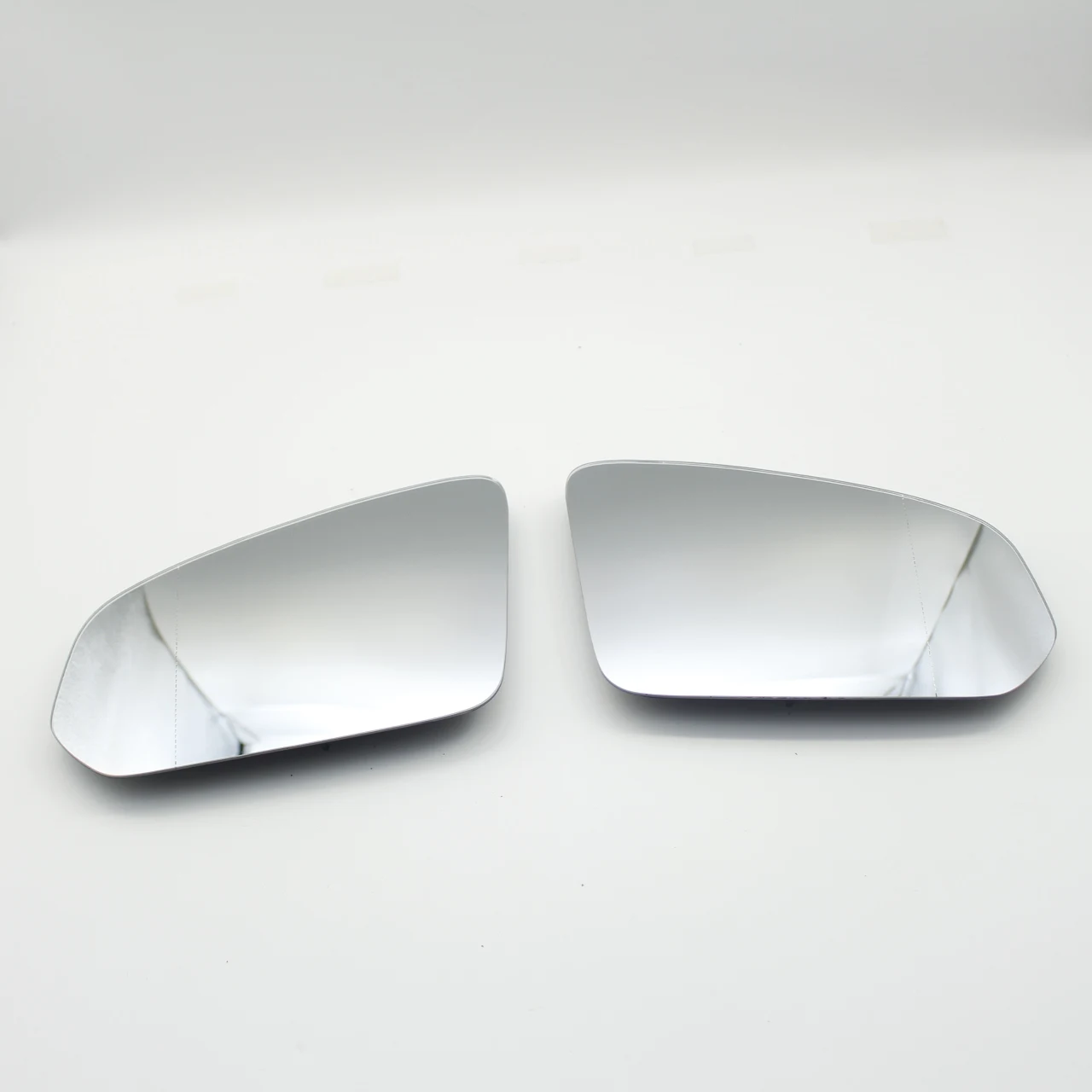 Heated Left or Right Wing Mirror Glass for Volvo V60 2017+& S90 2016+& V90 2016+
Heated Left or Right Wing Mirror Glass for Volvo V60 2017+& S90 2016+& V90 2016+