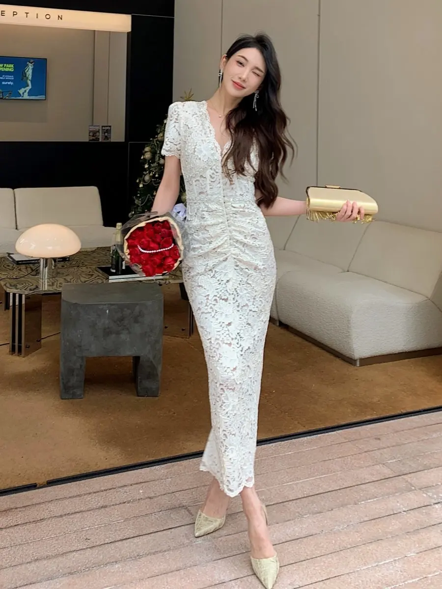 Retro Court Style Handmade Lace Slimming Long Dress Short Sleeve V-Neck Gown Polyester Fiber High Waist Invisible Zipper
Retro Court Style Handmade Lace Slimming Long Dress Short Sleeve V-Neck Gown Polyester Fiber High Waist Invisible Zipper