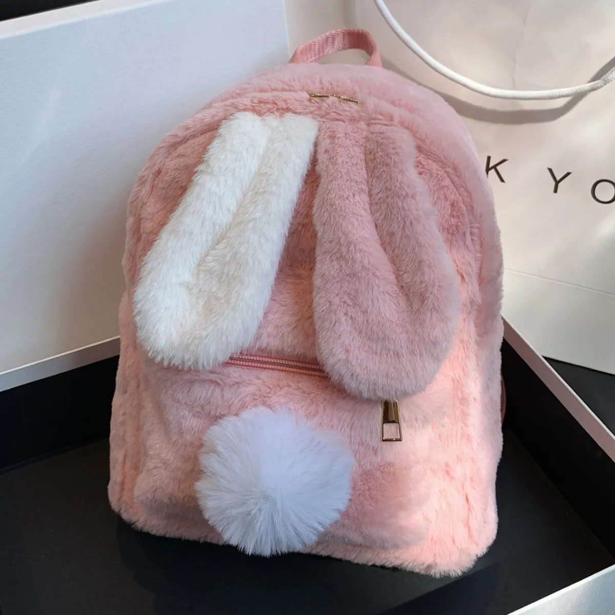 Персонализированный плюшевый рюкзак для женщин, осенне-зимний новый милый плюшевый детский рюкзак с кроличьими ушками, повседневная плюшевая мини-сумка на плечо
Персонализированный плюшевый рюкзак для женщин, осенне-зимний новый милый плюшевый детский рюкзак с кроличьими ушками, повседневная плюшевая мини-сумка на плечо