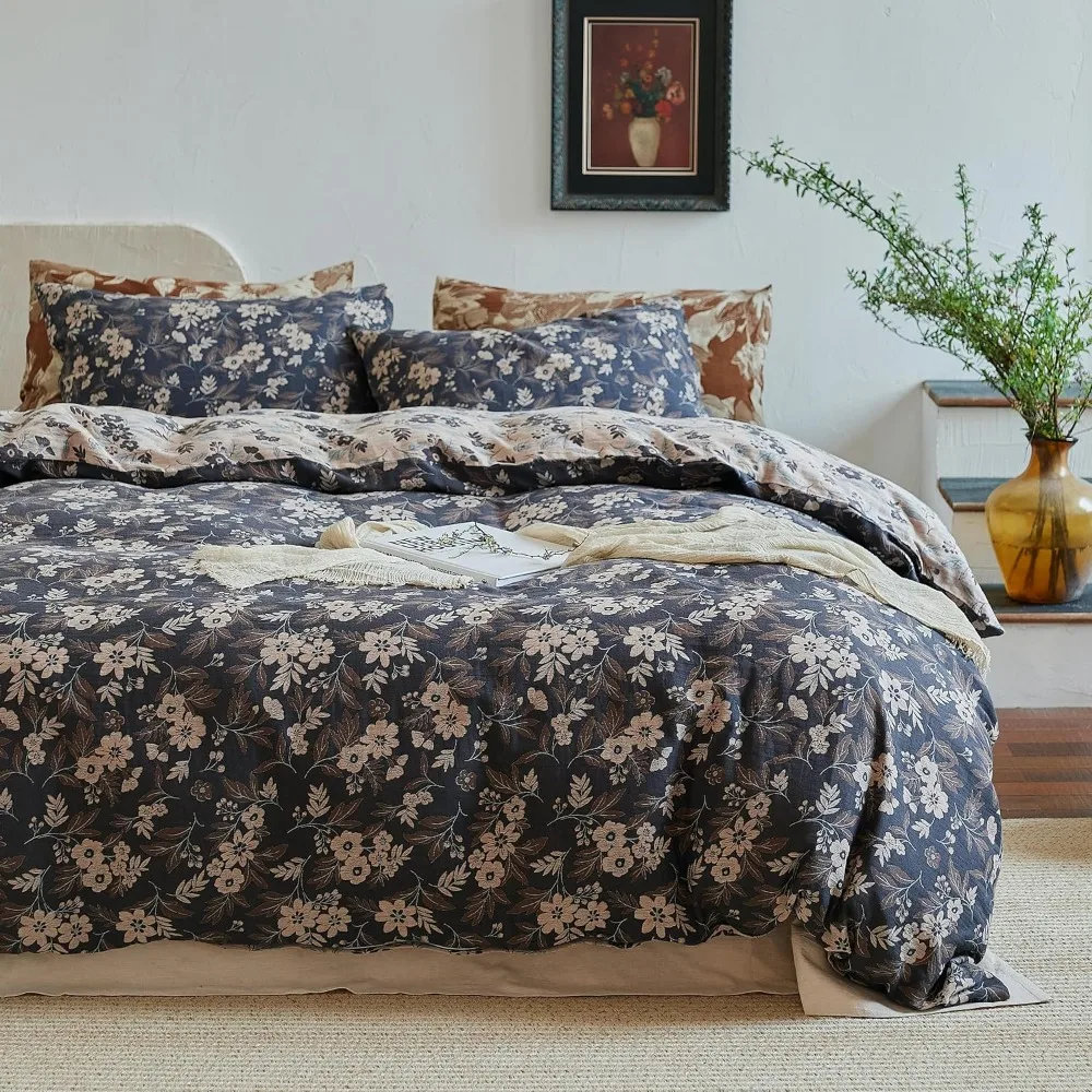 Queen Size Muslin Duvet Cover Set in 100% Washed Cotton with Vintage Navy Floral Jacquard Texture
Queen Size Muslin Duvet Cover Set in 100% Washed Cotton with Vintage Navy Floral Jacquard Texture