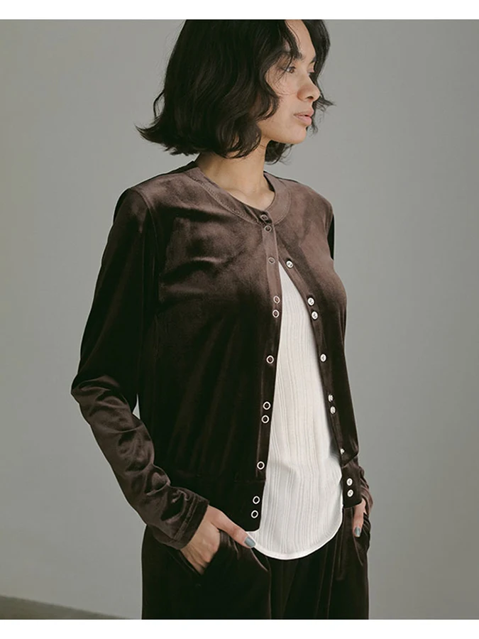 Autumn Winter Velvet Long Sleeve round Neck Button up Shirt Women's Base Layer Top Casual Style Straight Cut Polyester Blend
Autumn Winter Velvet Long Sleeve round Neck Button up Shirt Women's Base Layer Top Casual Style Straight Cut Polyester Blend