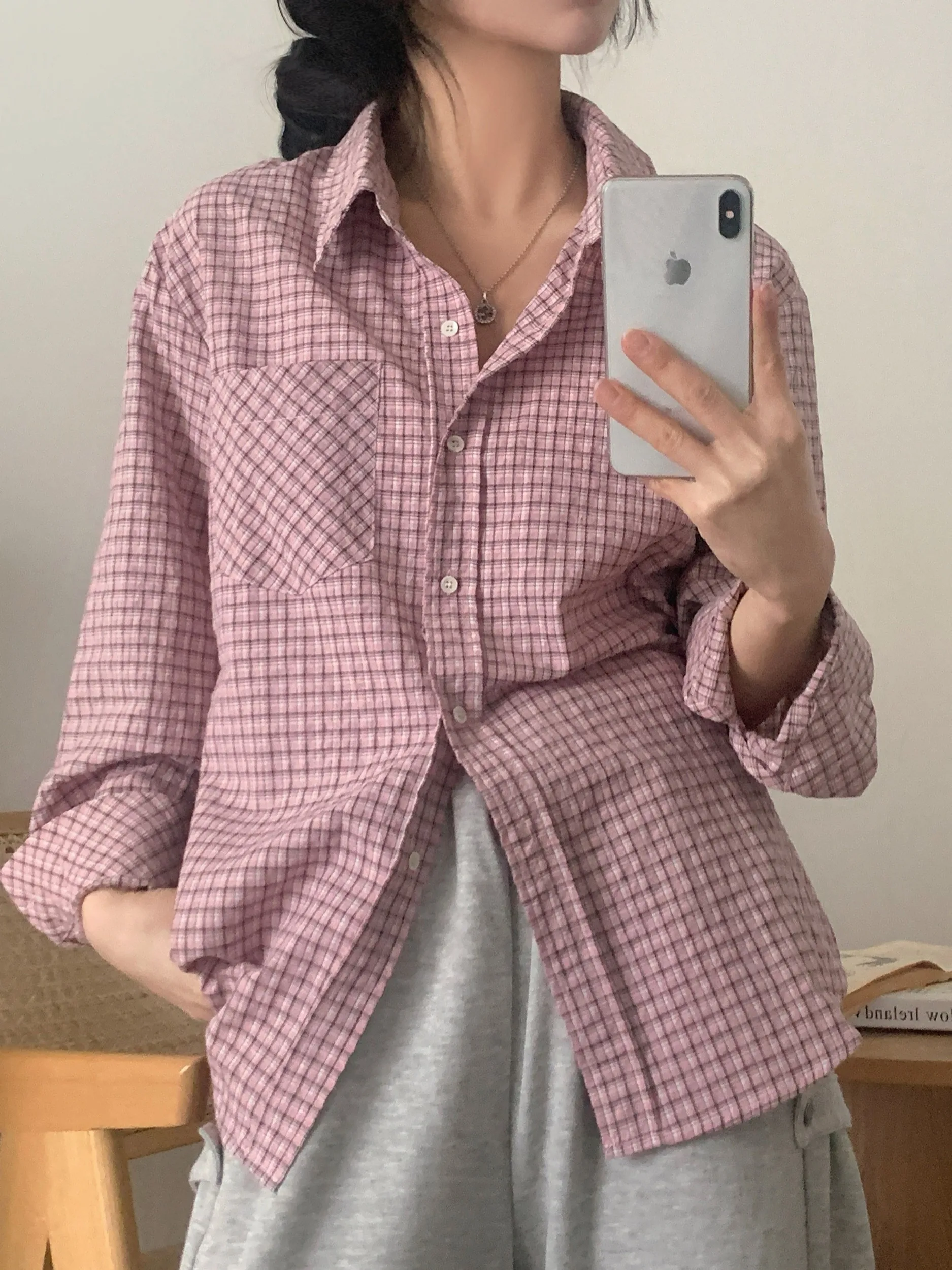 Chic Retro Long Sve Plaid irt Women's Button up Ele Top Spring Collection Korean Sle Loose Fit Collar
Chic Retro Long Sve Plaid irt Women's Button up Ele Top Spring Collection Korean Sle Loose Fit Collar