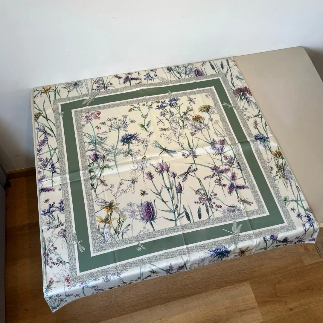 Luxury Brand Silk Scarf 100% Mulberry Silk Twill Scarf Elegant Women's Silk Shawl The Perfect Gift Choice 90*90 Cm Premium
Luxury Brand Silk Scarf 100% Mulberry Silk Twill Scarf Elegant Women's Silk Shawl The Perfect Gift Choice 90*90 Cm Premium