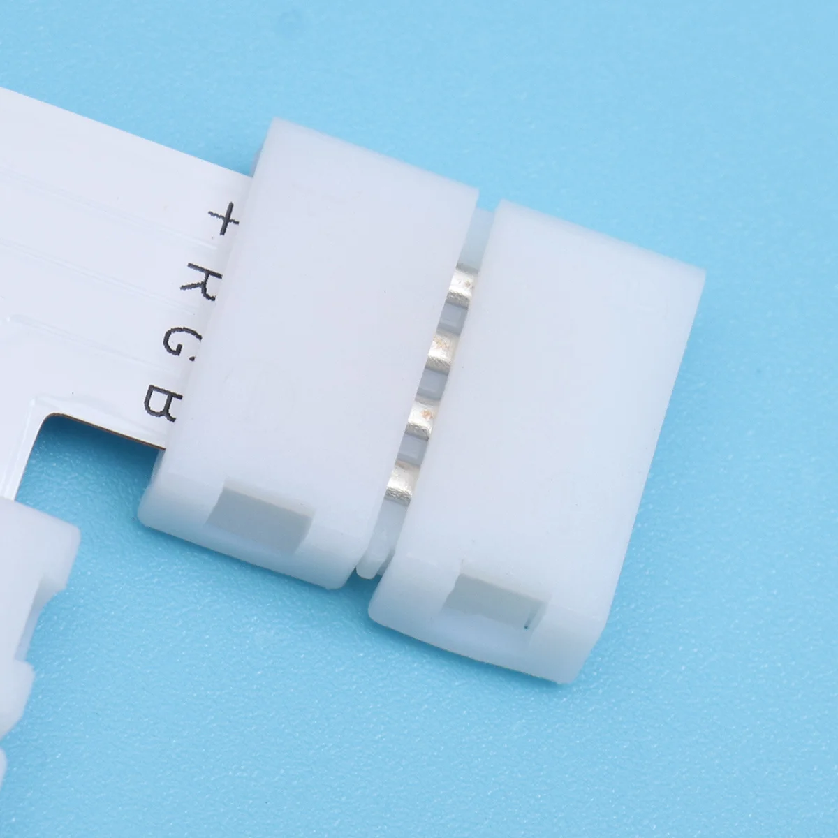 20pcs Led Light Strip Connector L-Shaped Joiner For Cut Tape Extension Buckle Clip Fast Linking Tool Lighting Accessory
20pcs Led Light Strip Connector L-Shaped Joiner For Cut Tape Extension Buckle Clip Fast Linking Tool Lighting Accessory