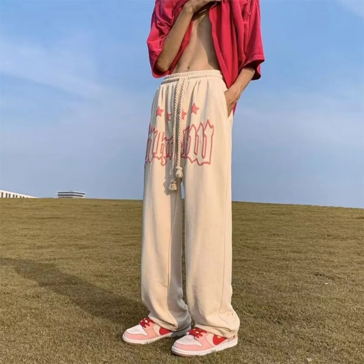 Summer New Men's Retro Loose-fit Straight-leg Casual Loose PantsWide-leg Sweatpants for Men Long Pants Trend Streetwear
Summer New Men's Retro Loose-fit Straight-leg Casual Loose PantsWide-leg Sweatpants for Men Long Pants Trend Streetwear