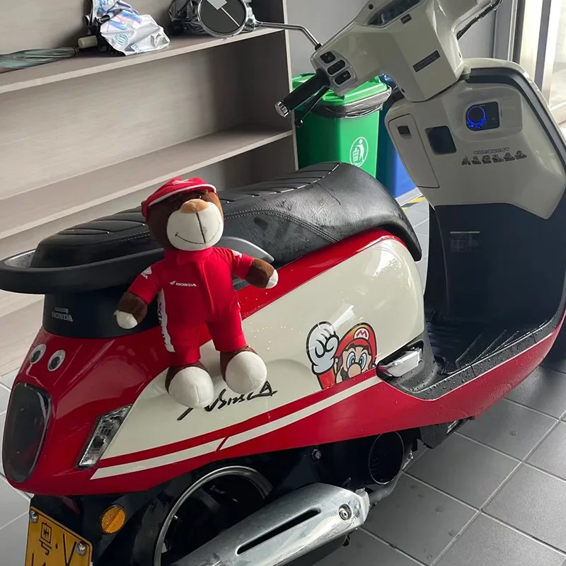 28CM Motorcycle Dolls Moto Body Decoration Locomotive Bear Gift Cute Figures
28CM Motorcycle Dolls Moto Body Decoration Locomotive Bear Gift Cute Figures