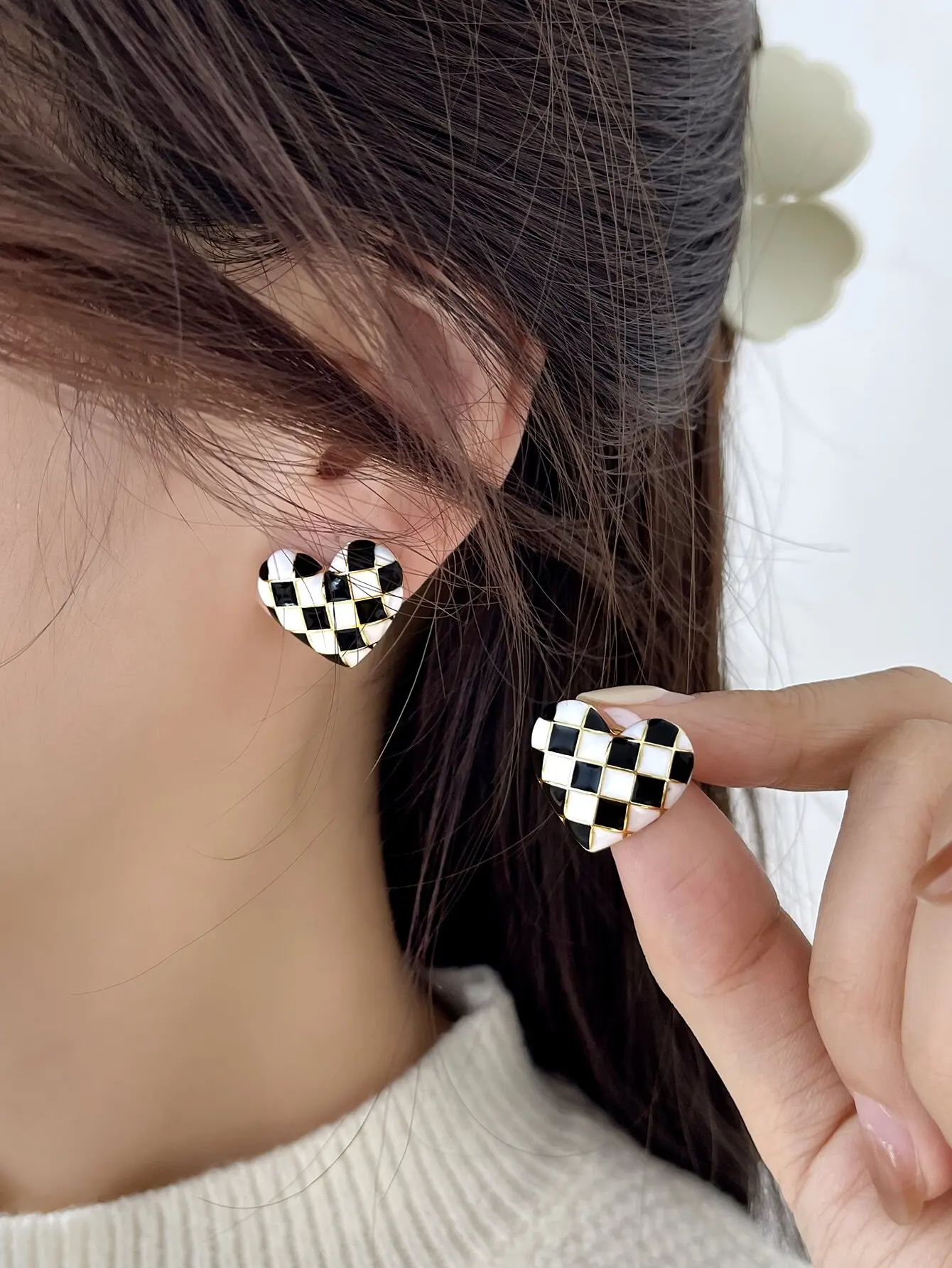 Black and White Checkered Heart Stud Earrings for Women, Fashion Jewelry Gift
Black and White Checkered Heart Stud Earrings for Women, Fashion Jewelry Gift