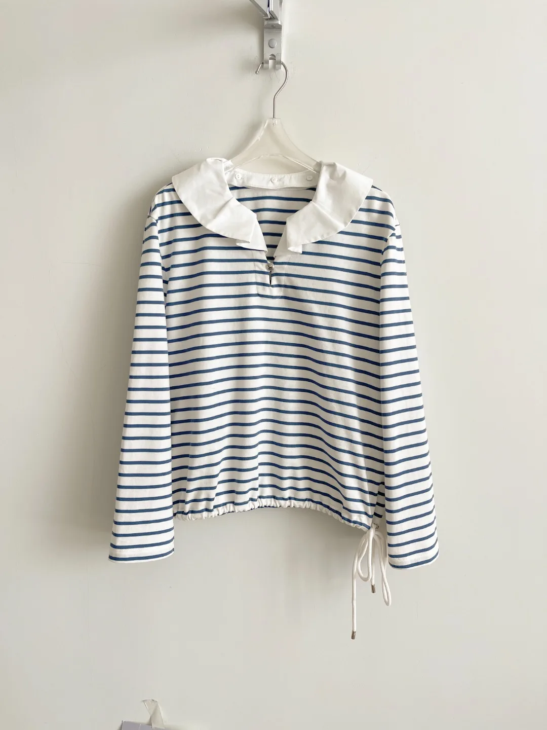 Elegant Spring 2026 Korean Style T-Shirt Casual Loose Fit Waist-Cinching Drawstring Stripe Collar Detachable Fashion Top
Elegant Spring 2026 Korean Style T-Shirt Casual Loose Fit Waist-Cinching Drawstring Stripe Collar Detachable Fashion Top