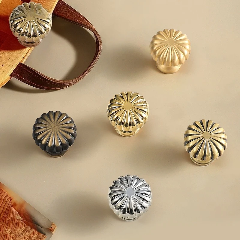 French minimalist round ball brass single hole handle Chinese style golden cabinet drawer cabinet door wardrobe copper pulls
French minimalist round ball brass single hole handle Chinese style golden cabinet drawer cabinet door wardrobe copper pulls